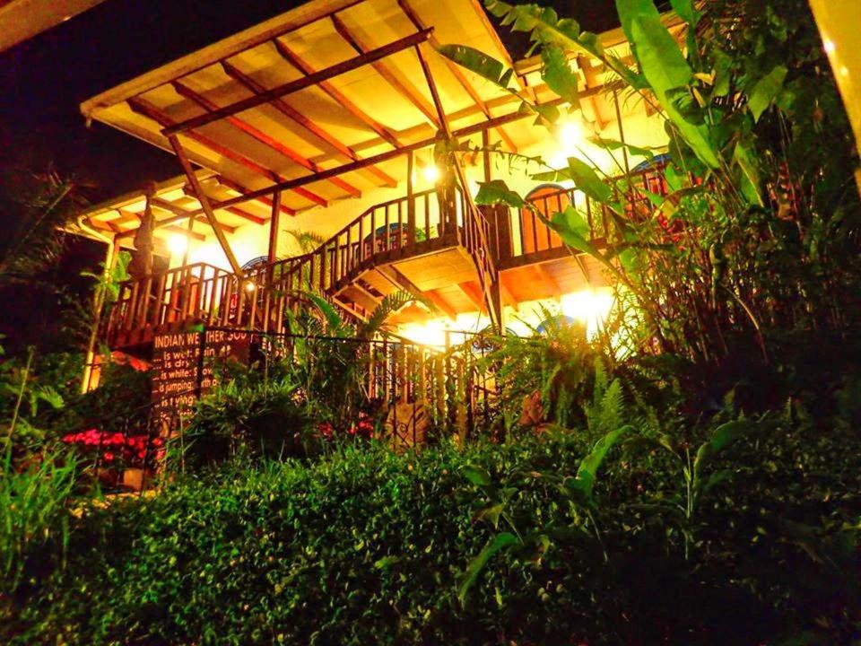 Orosi Lodge المظهر الخارجي الصورة